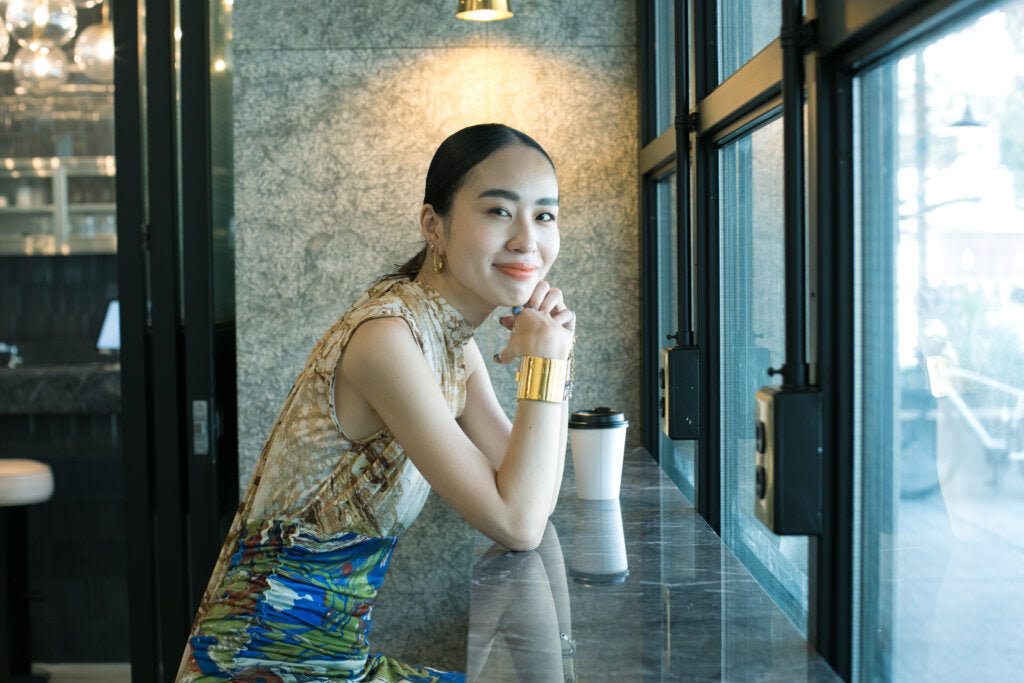 時代をリードする人気スタイリスト・濱本愛弓の輝く女性になるための“自分らしさと自信”